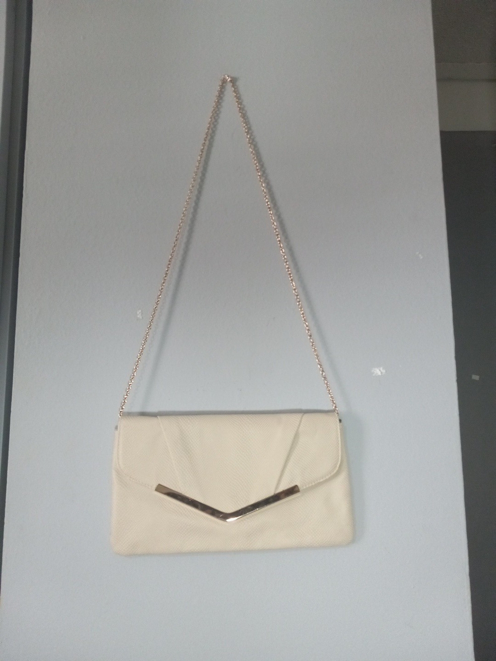Kelly & Katie Cream Chain-Strap Shoulder Bag